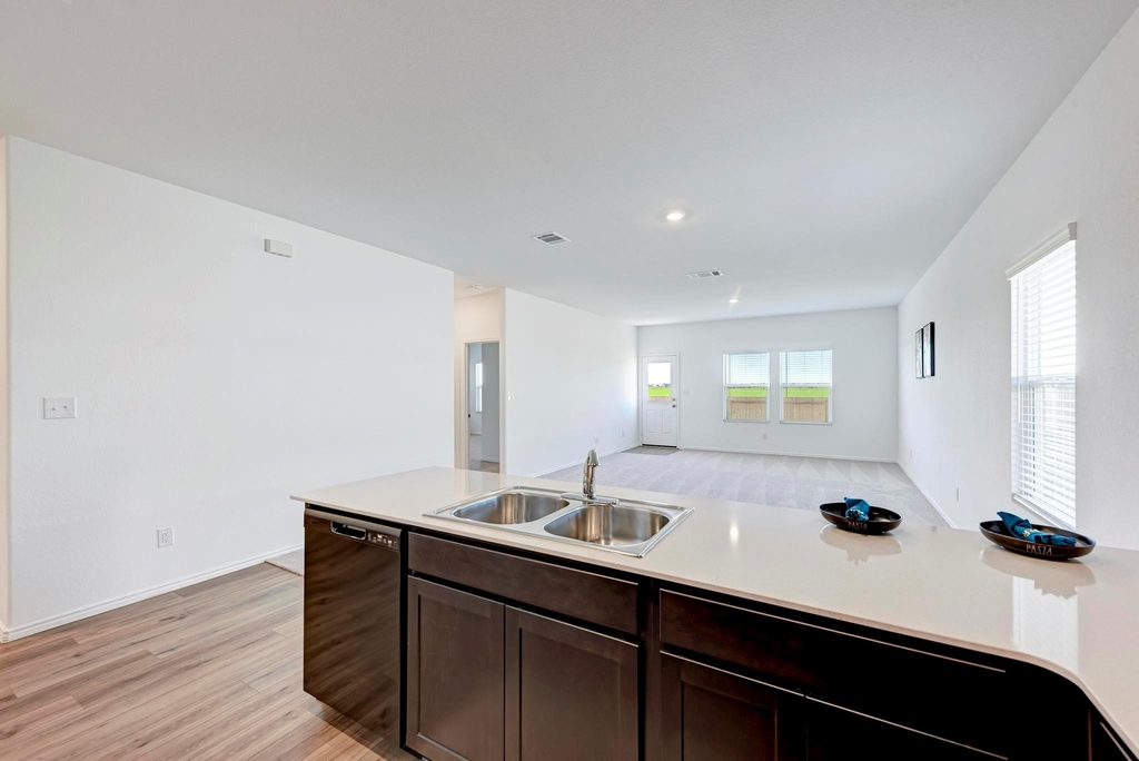 611 Halfmoon Dr - Photo 3