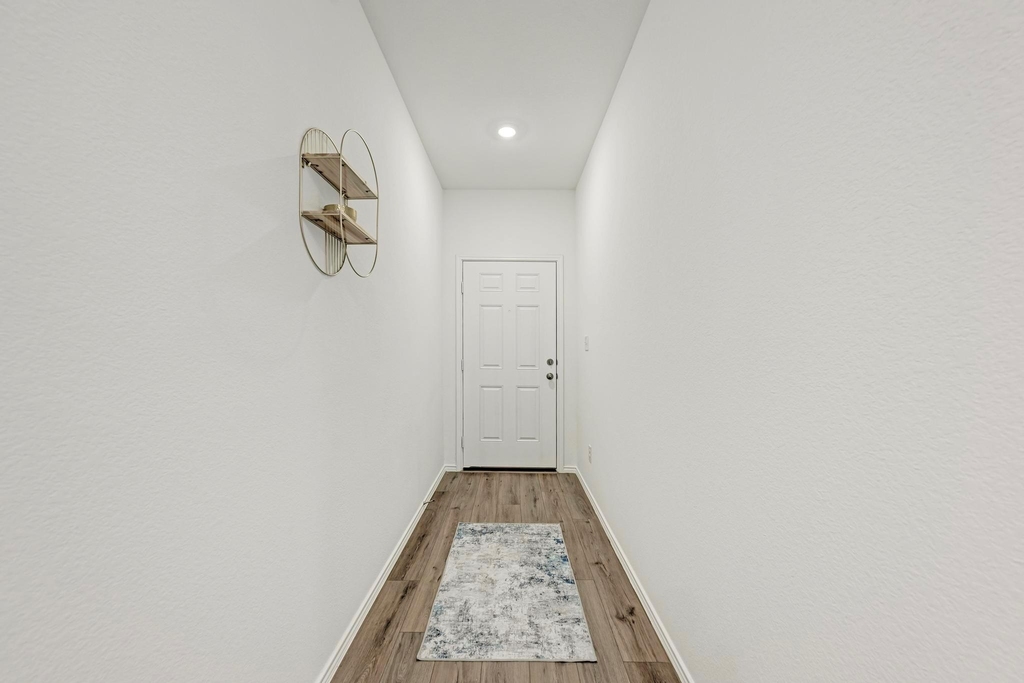 611 Halfmoon Dr - Photo 6