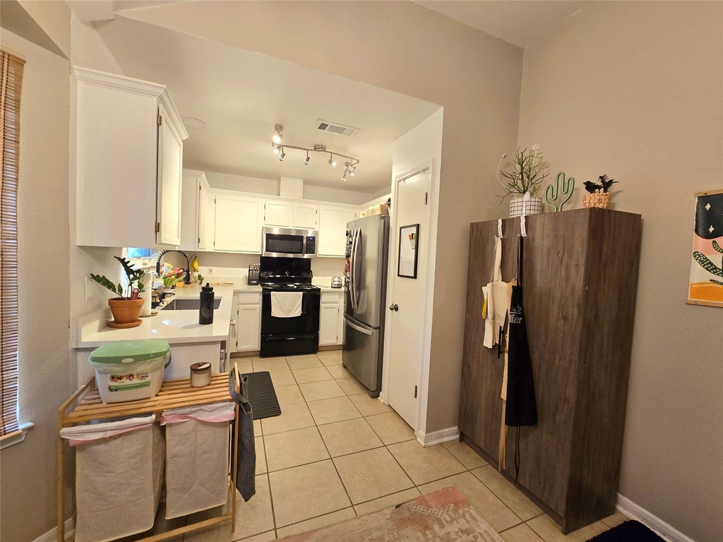 2303 Darnell Dr - Photo 25
