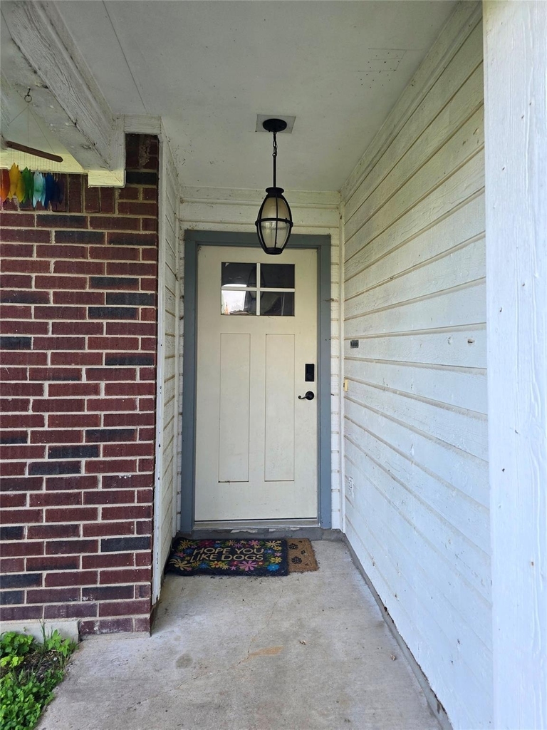 2303 Darnell Dr - Photo 1