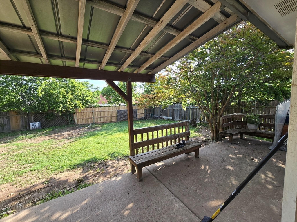 2303 Darnell Dr - Photo 16