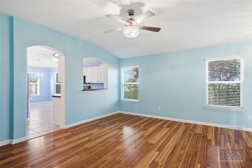 432 Thunderstorm Ave - Photo 4