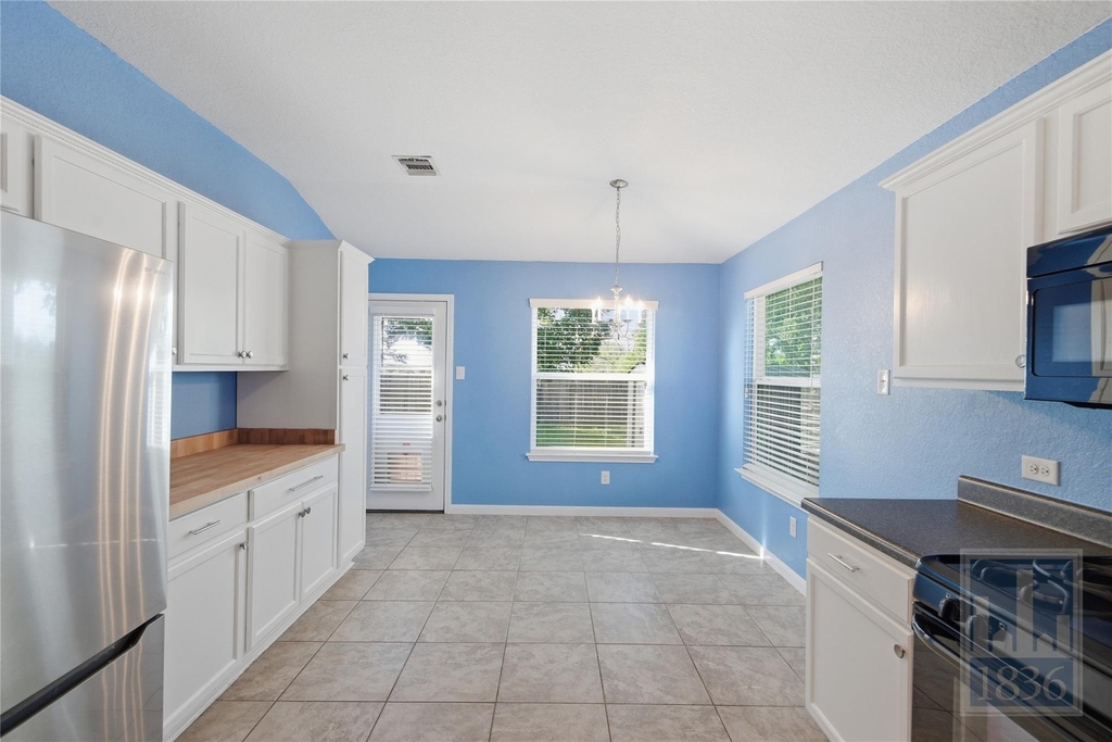 432 Thunderstorm Ave - Photo 7
