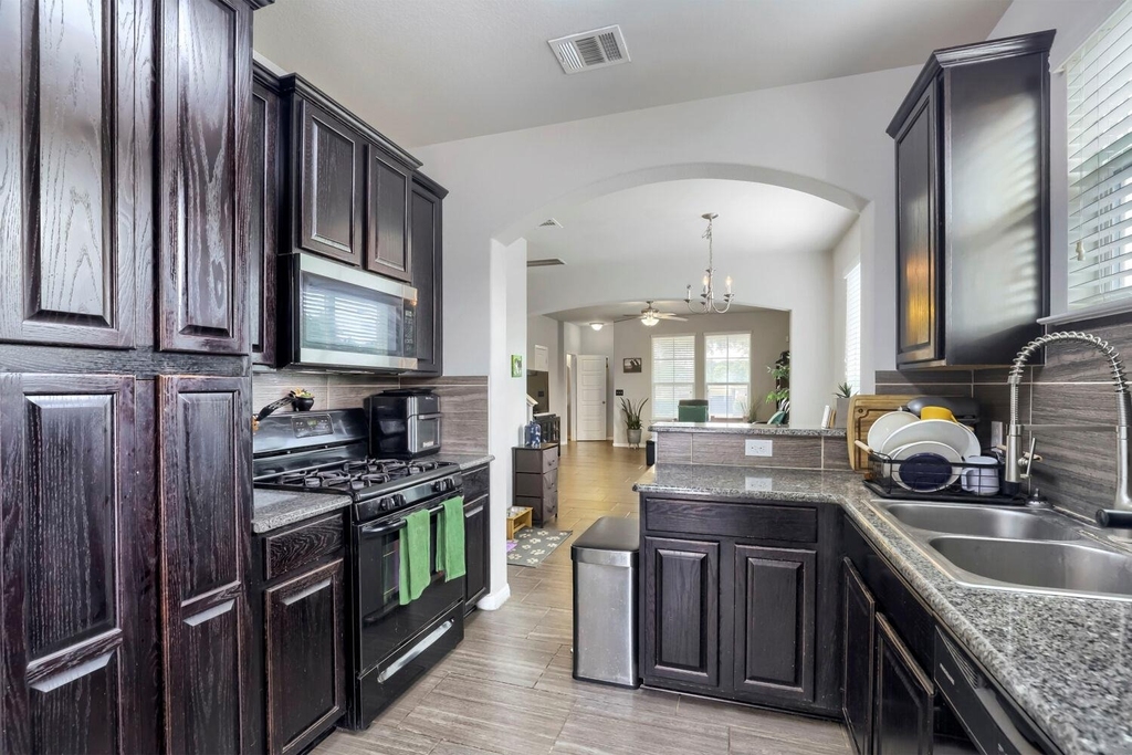 525 N Heatherwilde Blvd - Photo 9