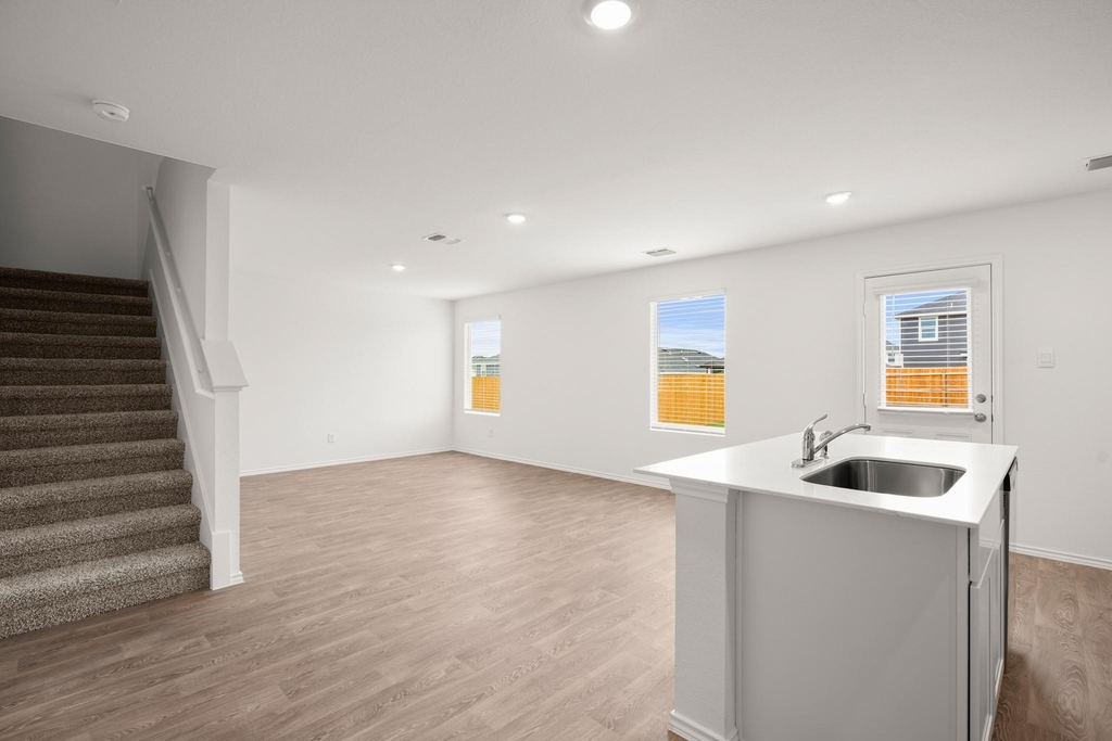 148 Garcia St - Photo 4