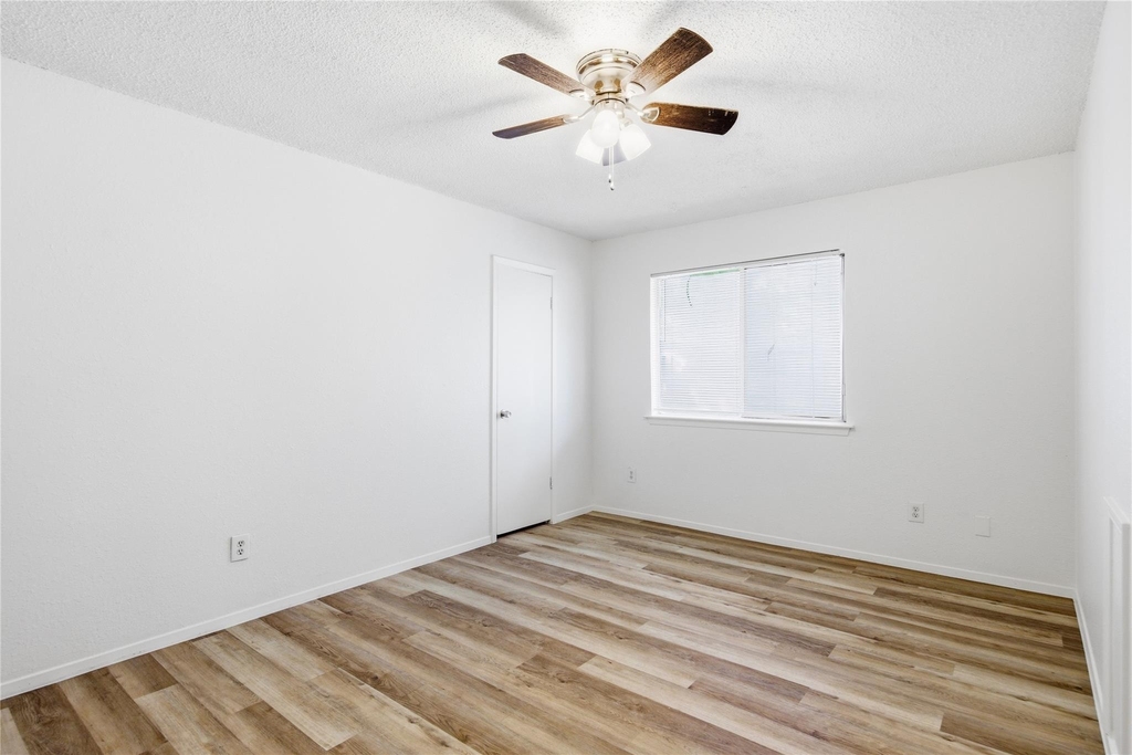 2412 Burleson Ct - Photo 8