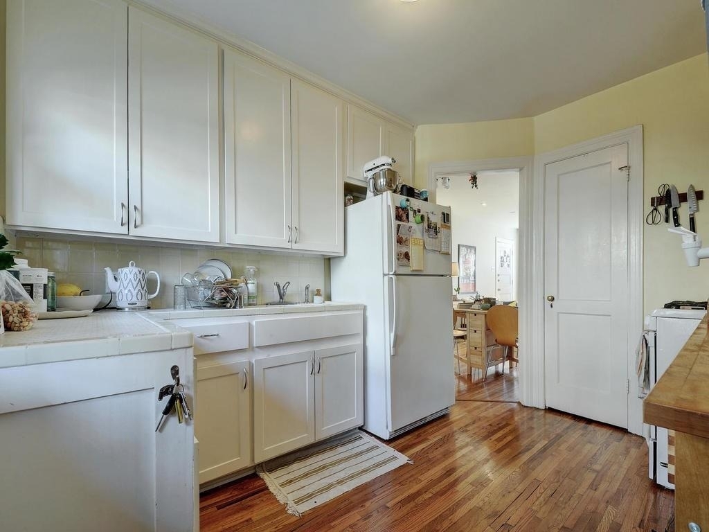 2102 Enfield Rd - Photo 10