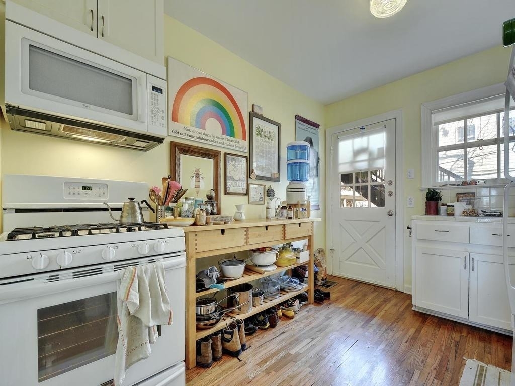 2102 Enfield Rd - Photo 8