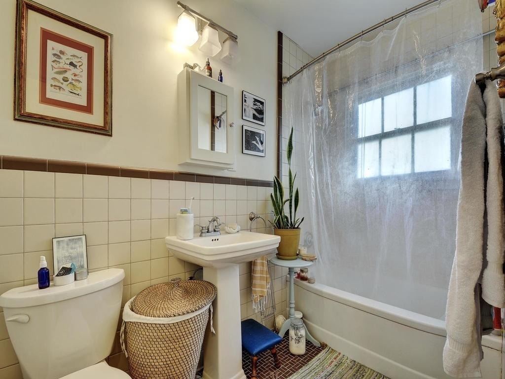 2102 Enfield Rd - Photo 17