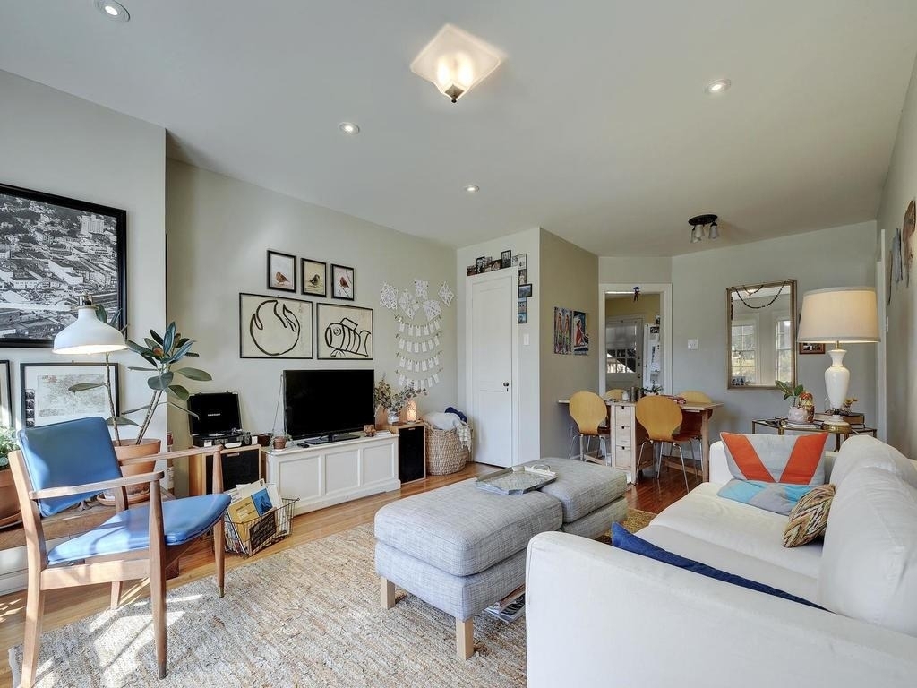 2102 Enfield Rd - Photo 6