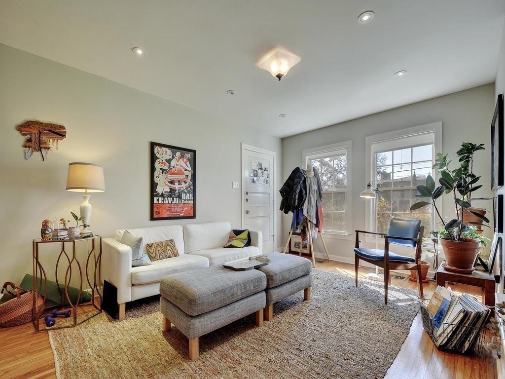 2102 Enfield Rd - Photo 5