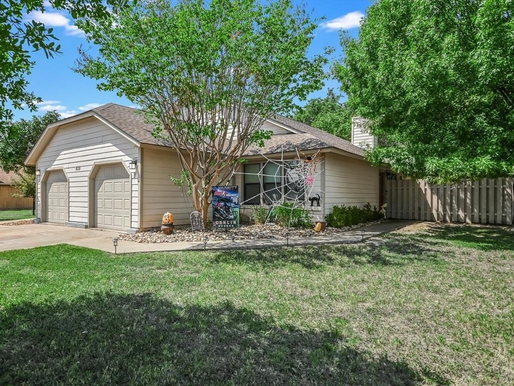 439 Sailmaster St - Photo 1