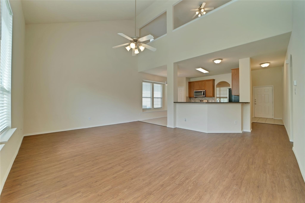 121 Park Ln - Photo 6