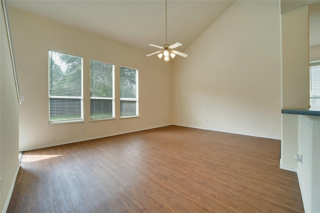121 Park Ln - Photo 7