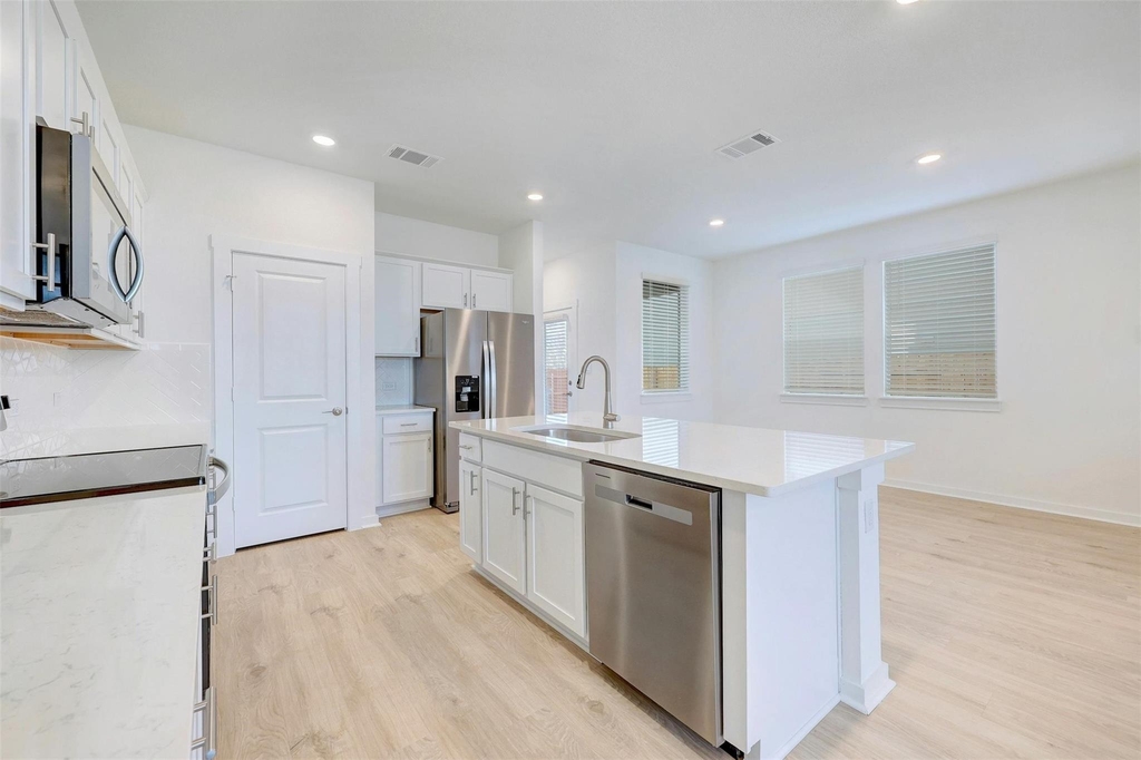 2301 Wallin Bradley Dr - Photo 8