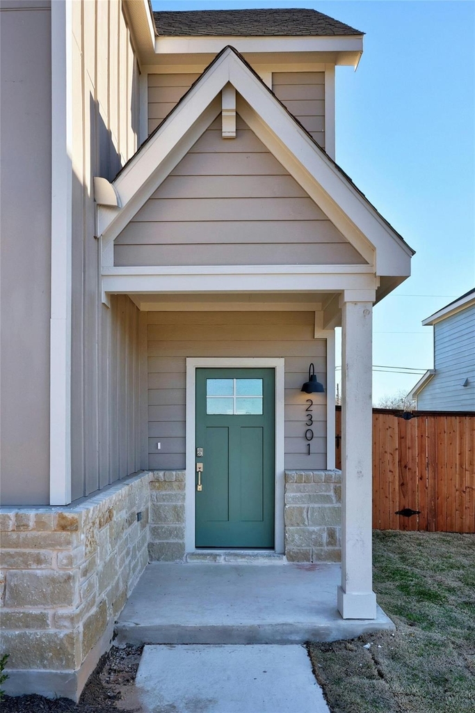 2301 Wallin Bradley Dr - Photo 2