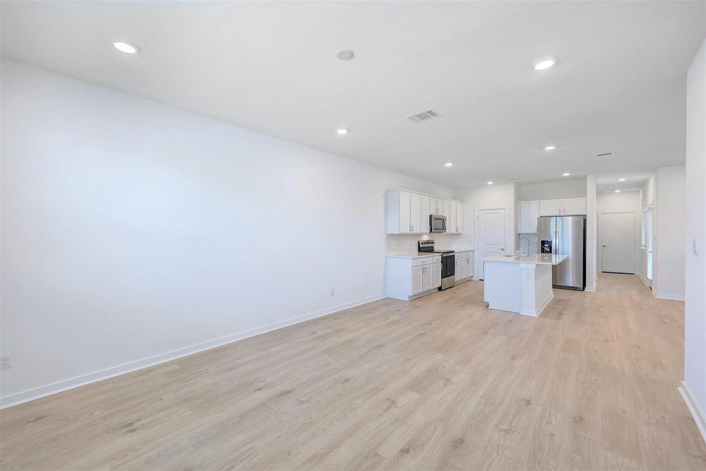 2301 Wallin Bradley Dr - Photo 4
