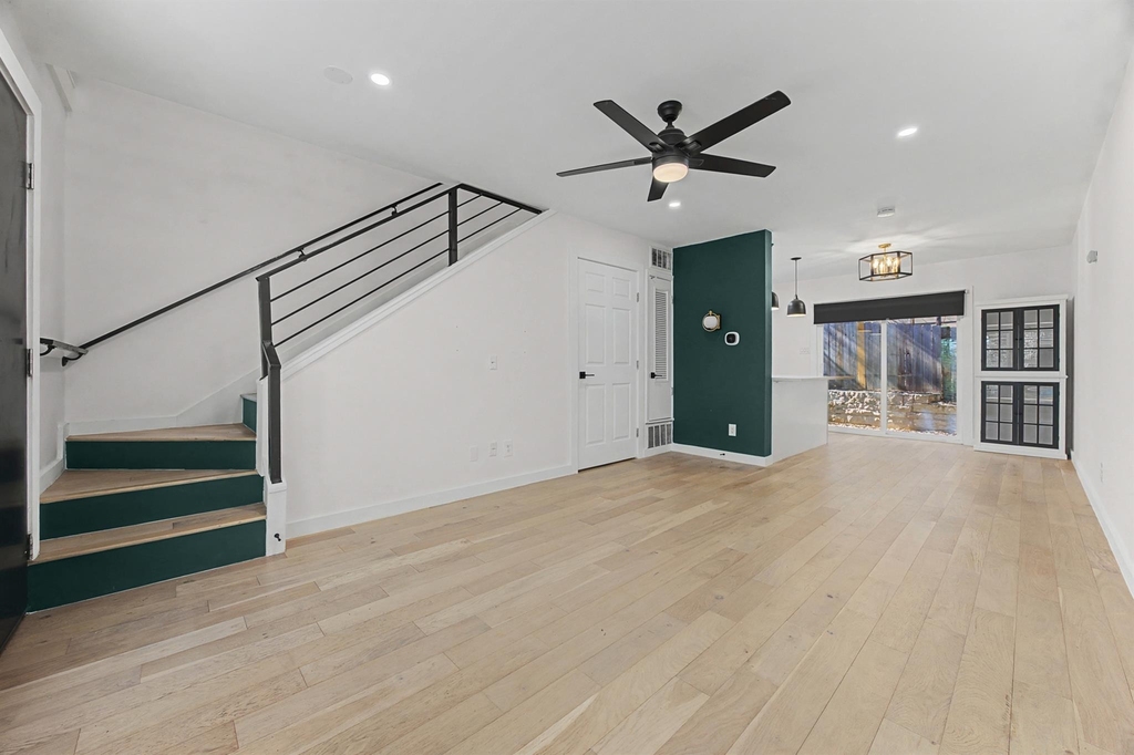 3806 Southridge Dr - Photo 0