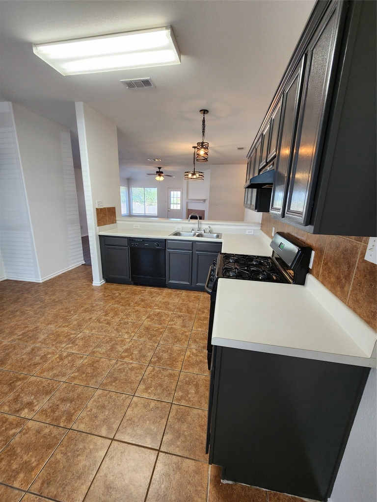 504 Texas Ave - Photo 10
