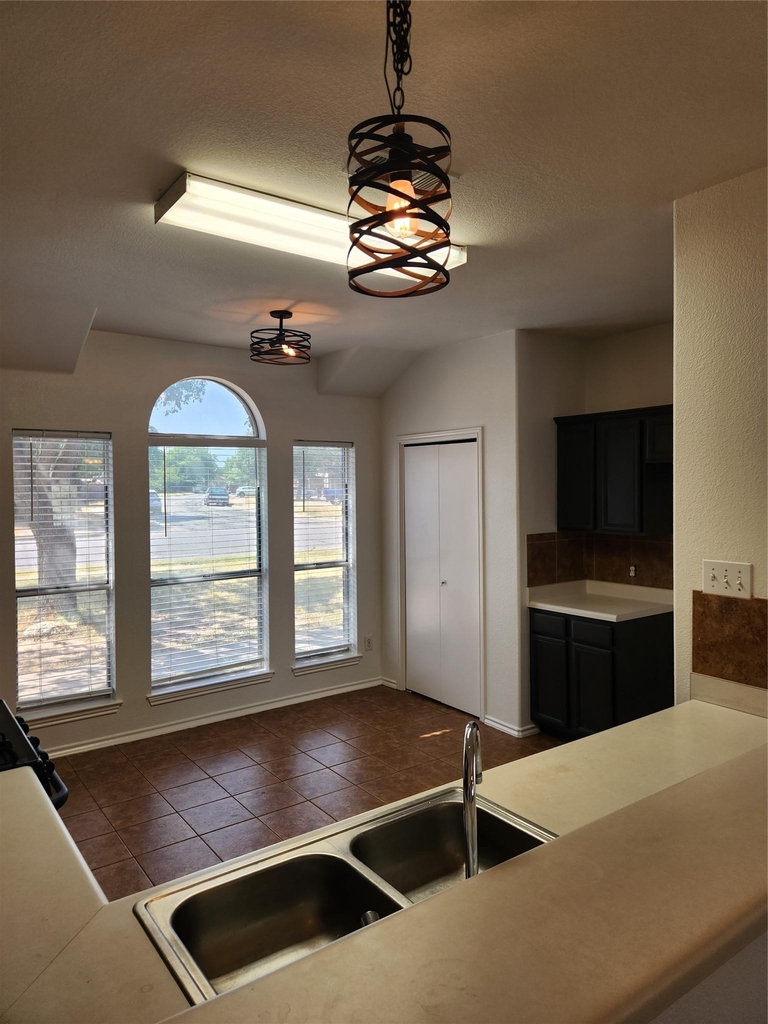 504 Texas Ave - Photo 9