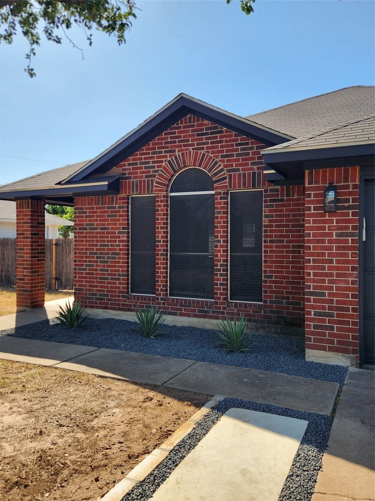 504 Texas Ave - Photo 1
