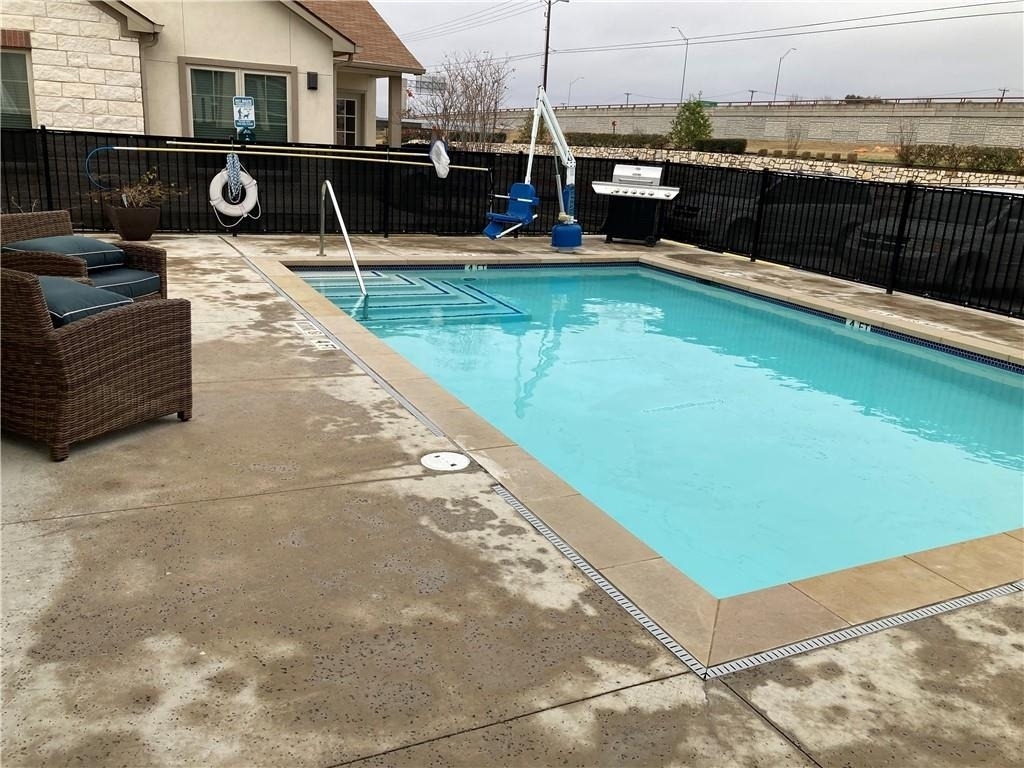 2400 Louis Henna Blvd - Photo 8
