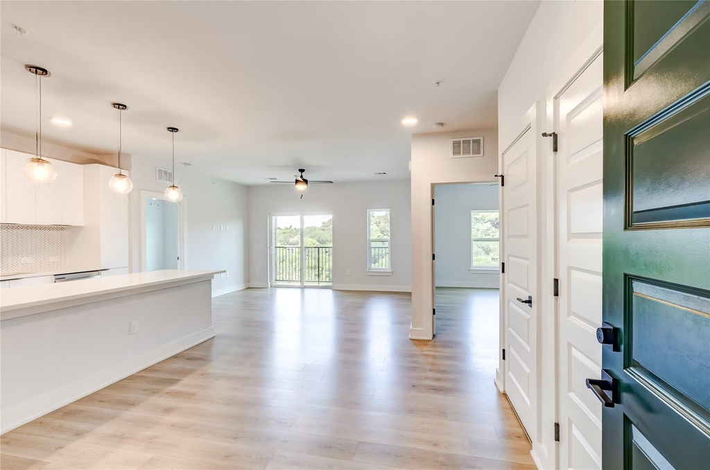 2500 Longview St - Photo 0