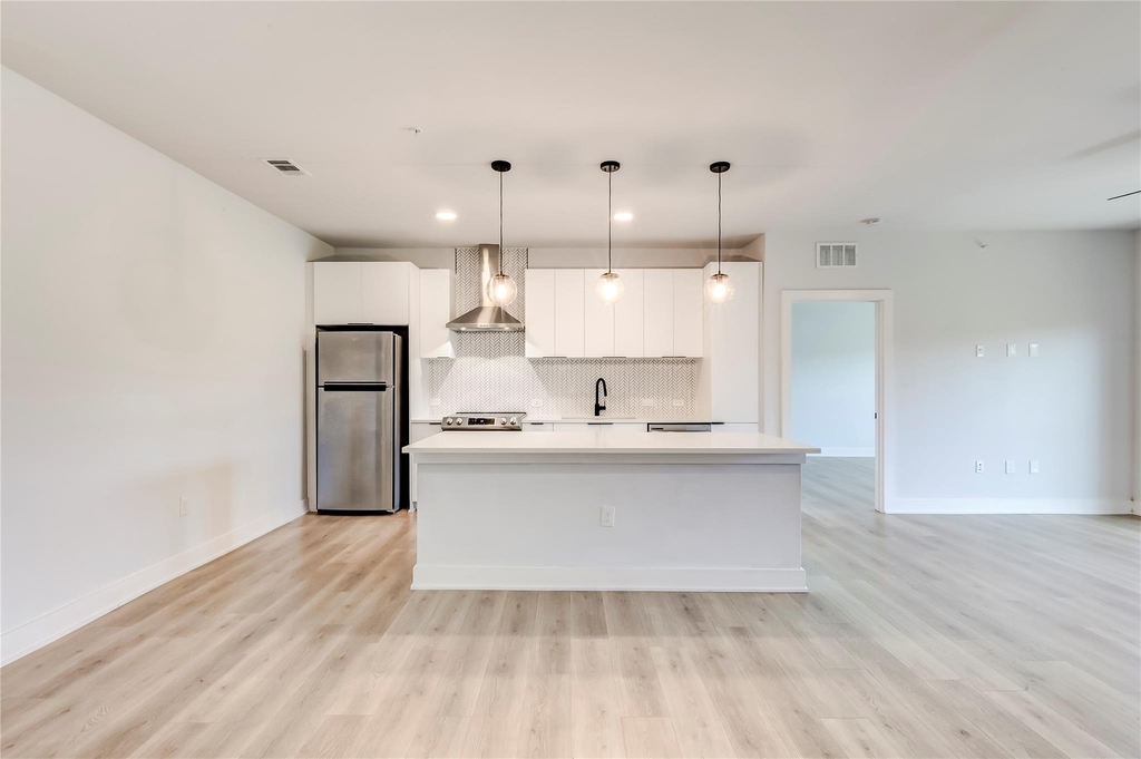 2500 Longview St - Photo 6