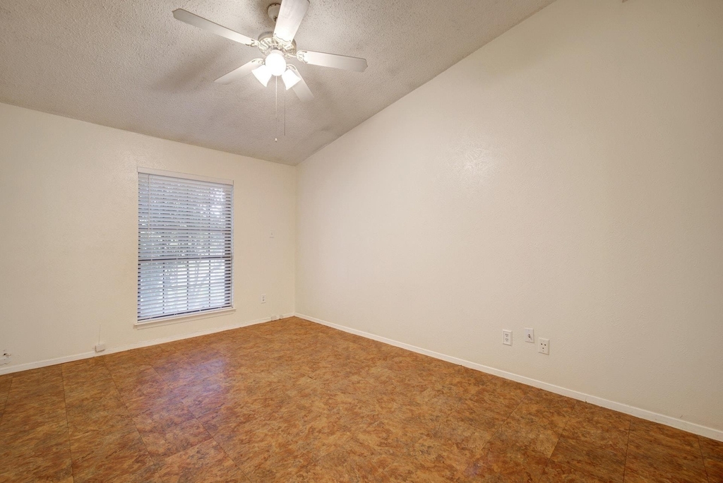 10509 Doering Ln - Photo 10