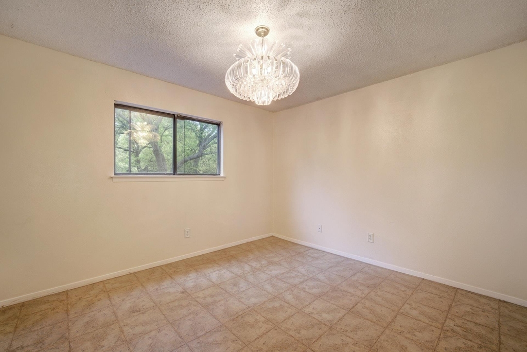 10509 Doering Ln - Photo 11