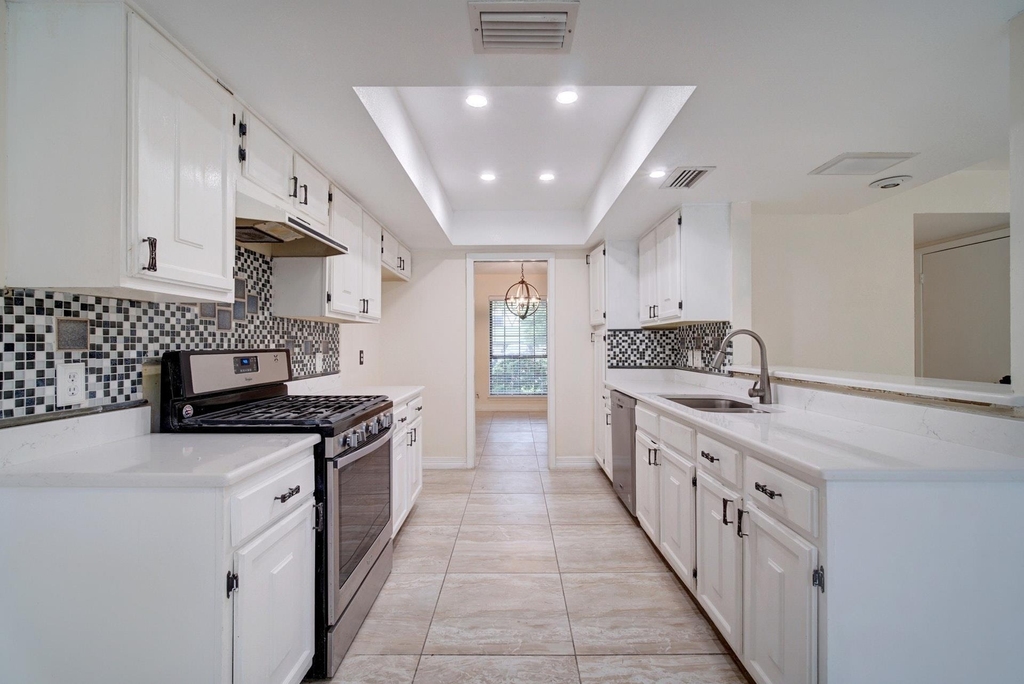 10509 Doering Ln - Photo 3