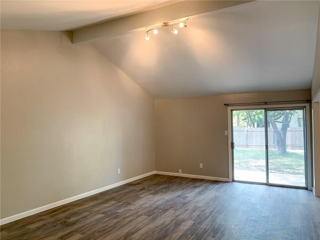 11640 Parkfield Dr - Photo 3