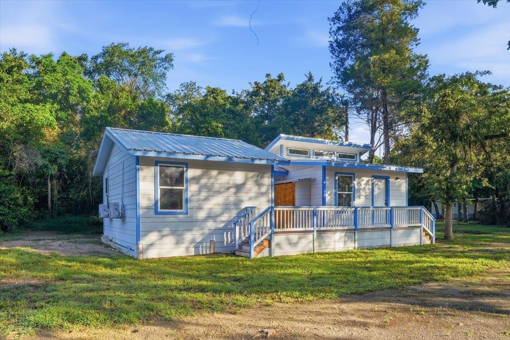 877 Yaupon Dr - Photo 0