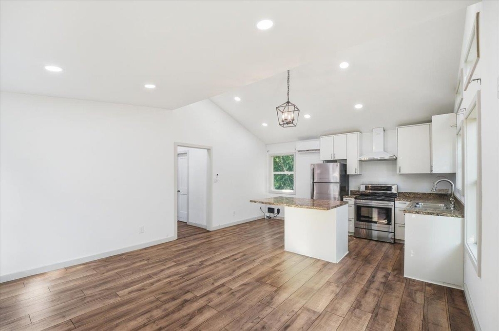 877 Yaupon Dr - Photo 6