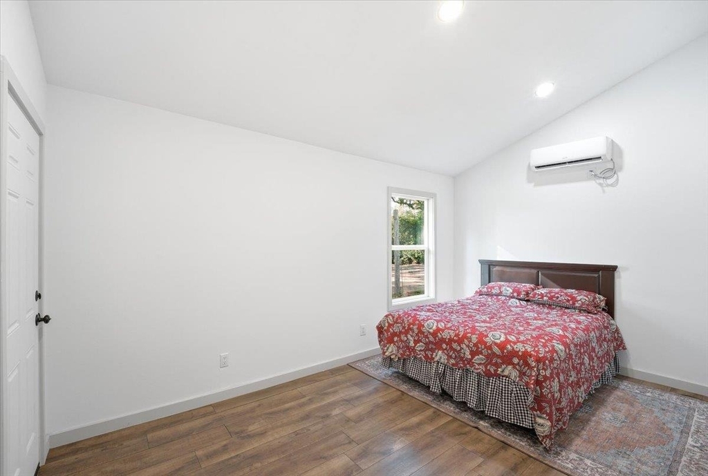 877 Yaupon Dr - Photo 16
