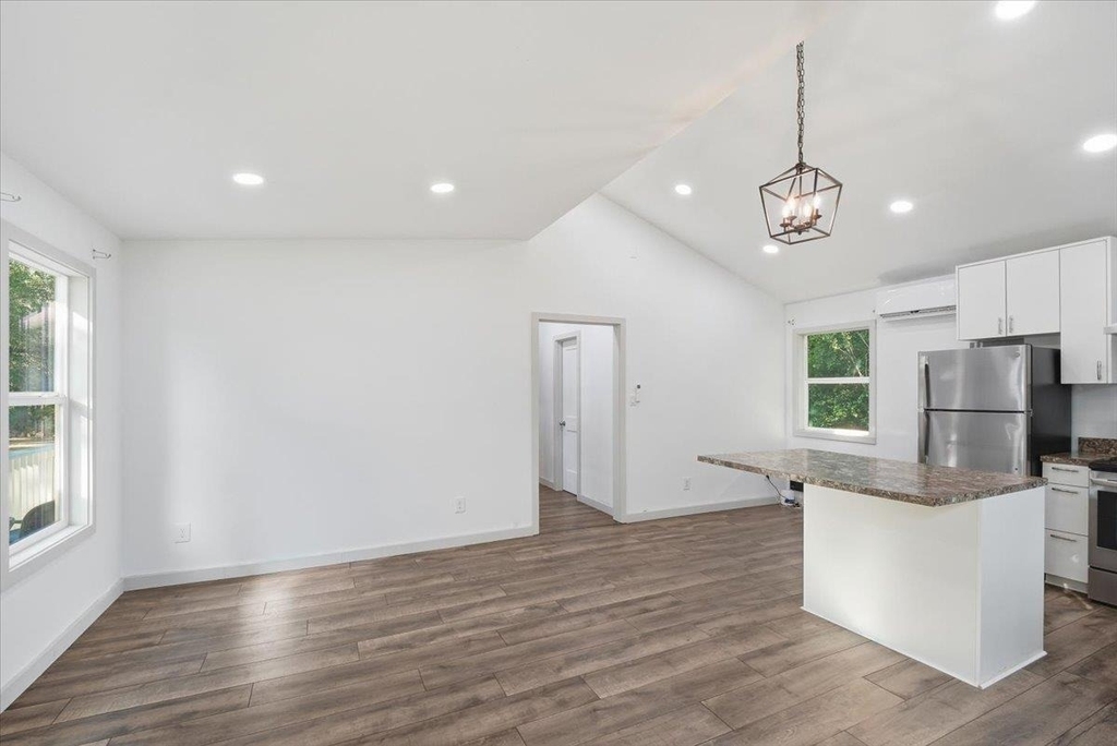 877 Yaupon Dr - Photo 7