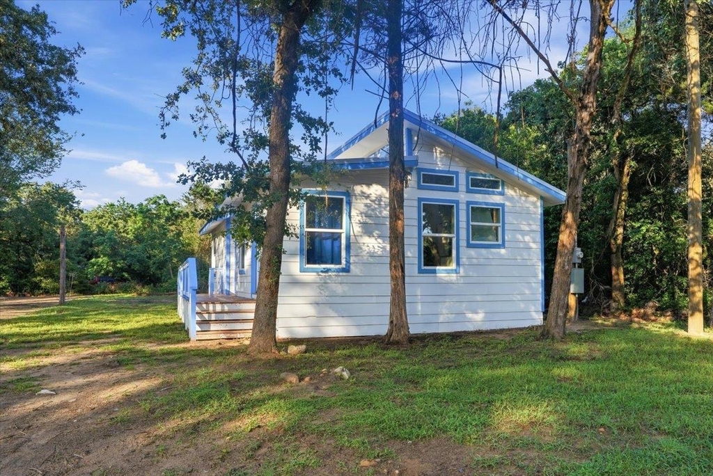 877 Yaupon Dr - Photo 3
