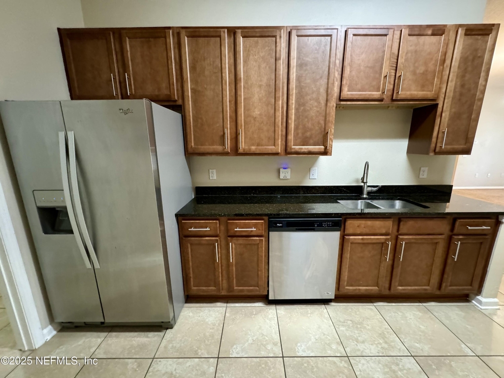 100 Brannan Place - Photo 5