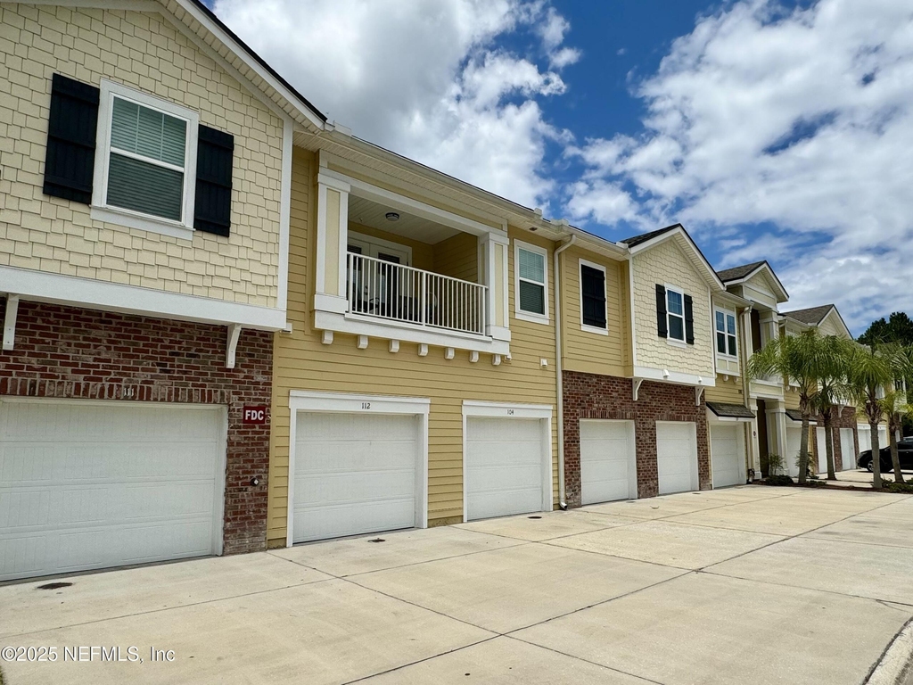100 Brannan Place - Photo 1