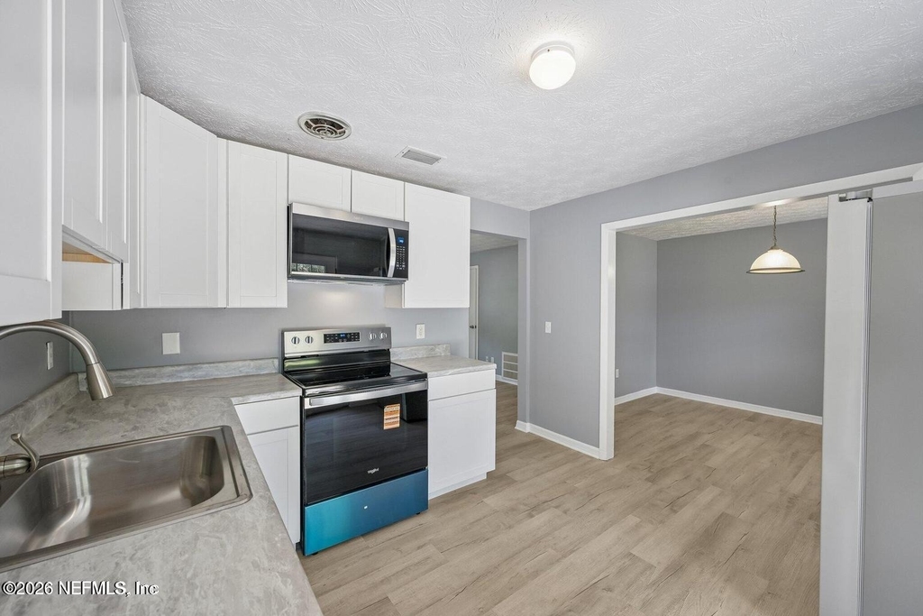 8032 Lourdes Drive S - Photo 8