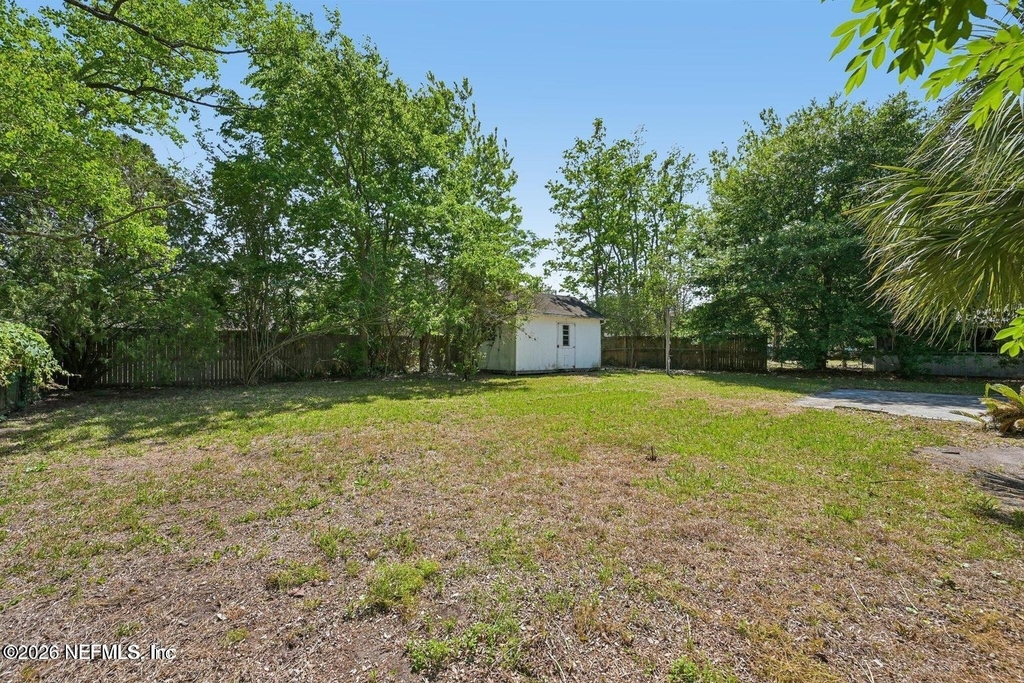 8032 Lourdes Drive S - Photo 17