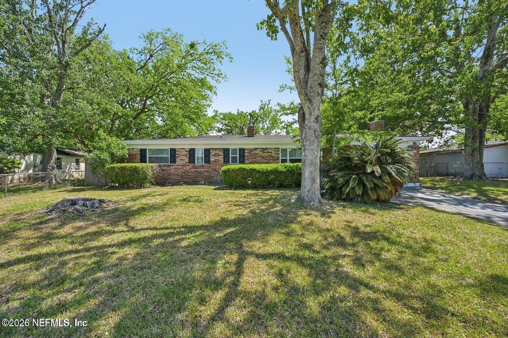 8032 Lourdes Drive S - Photo 0
