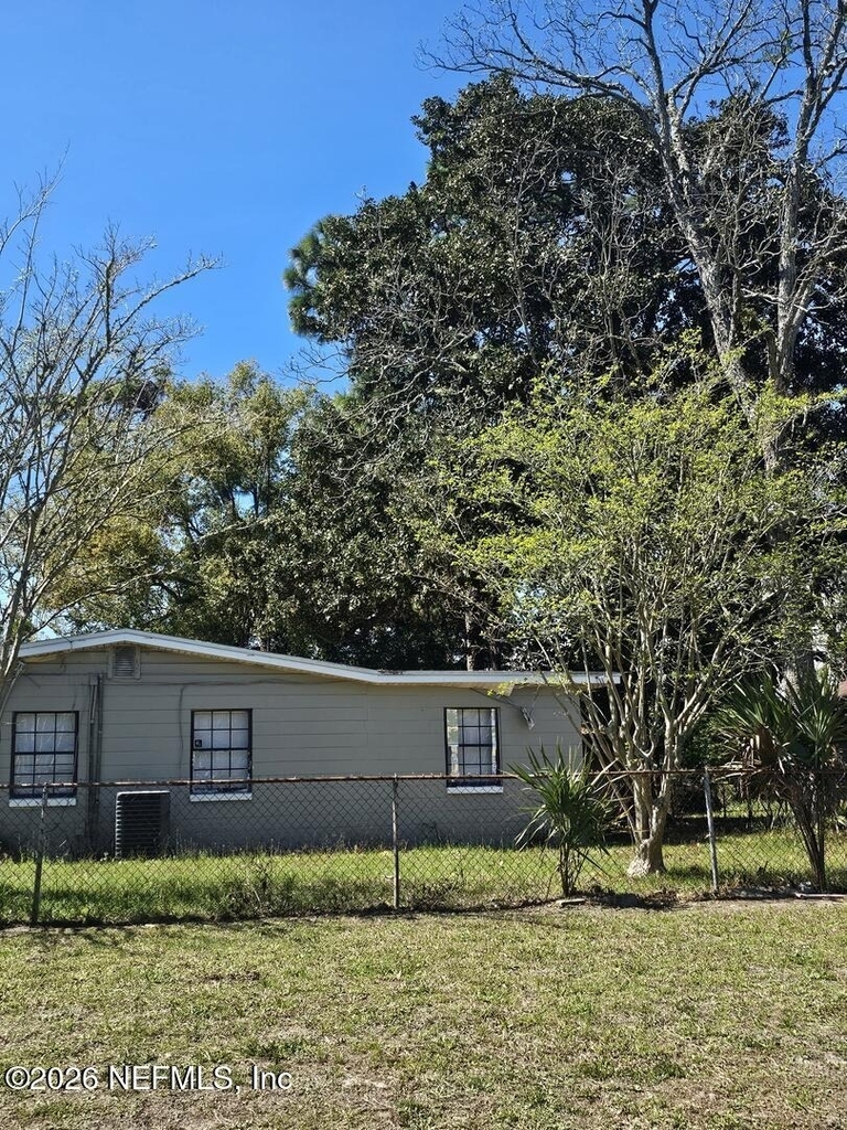 3448 Inwood Circle E - Photo 0