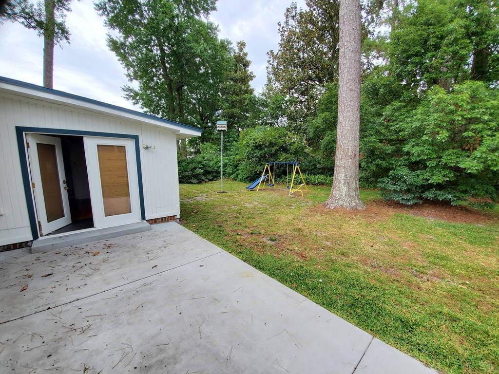 4940 Brighton Drive - Photo 10