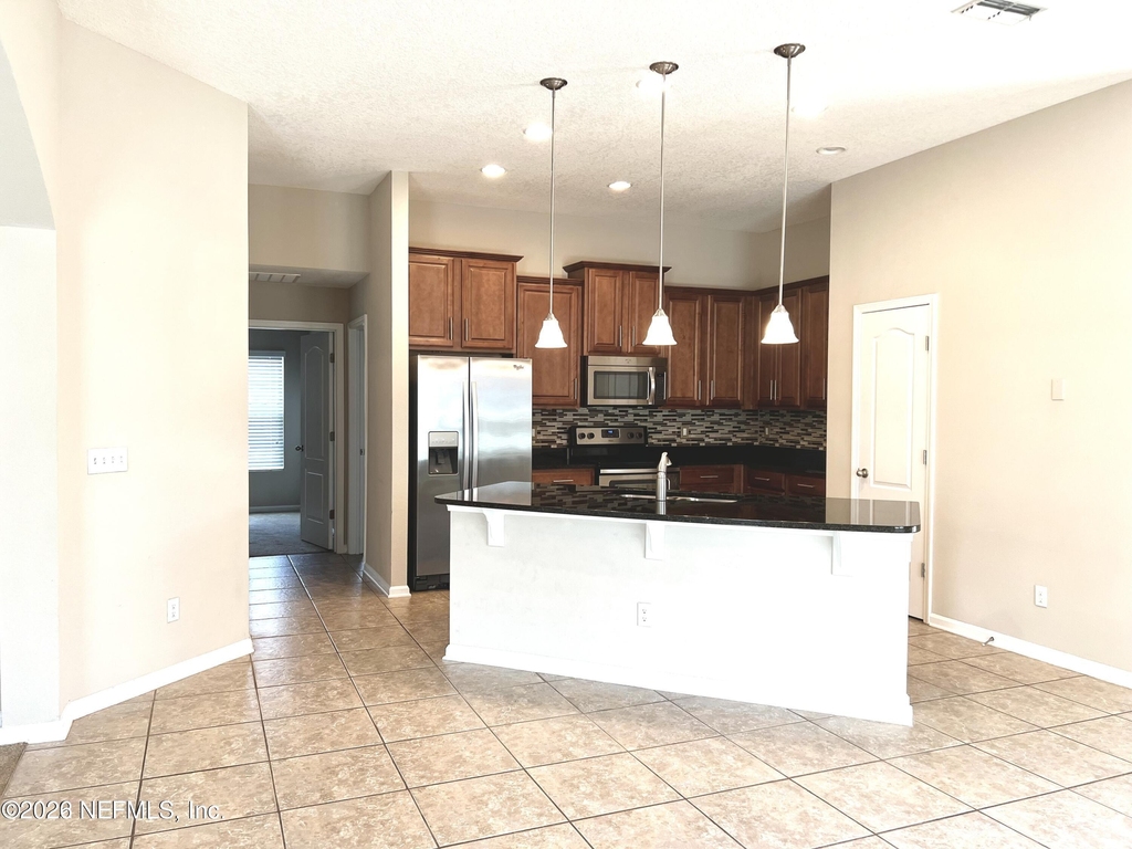 1009 Mayfair Creek Court - Photo 4