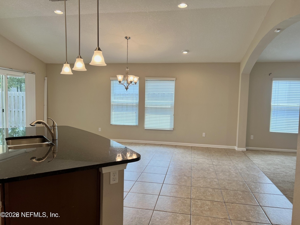1009 Mayfair Creek Court - Photo 5