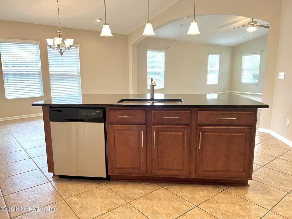 1009 Mayfair Creek Court - Photo 6