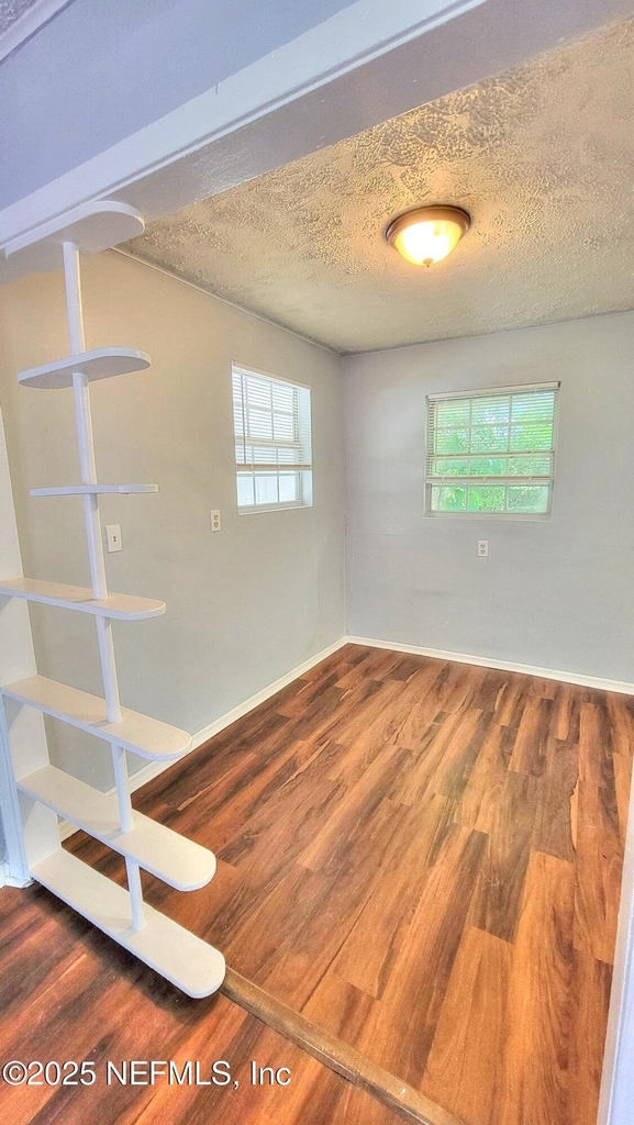 9348 Culpeper Avenue - Photo 5