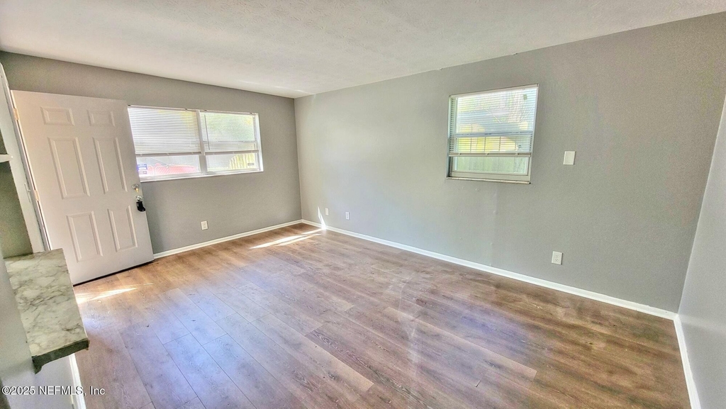 3319 Hunt Street - Photo 2