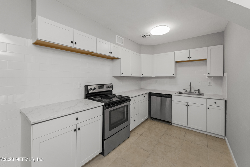 6171 Cedar Hills Boulevard - Photo 7